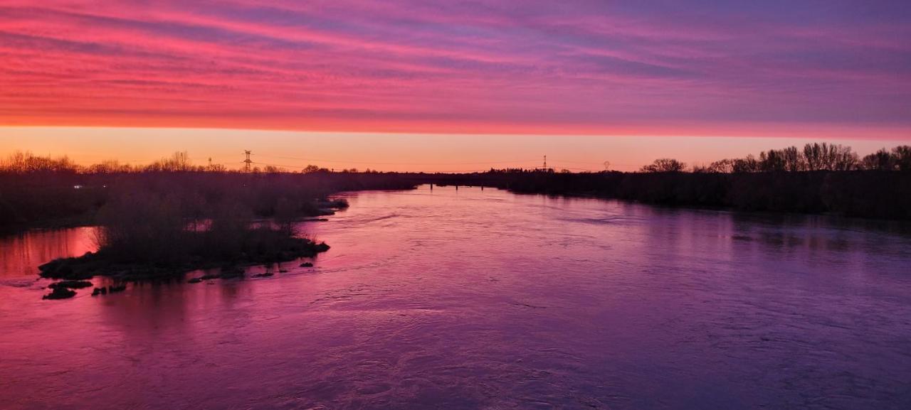 Sur Les Bords De Loire Apartment Montlouis-sur-Loire Ngoại thất bức ảnh
